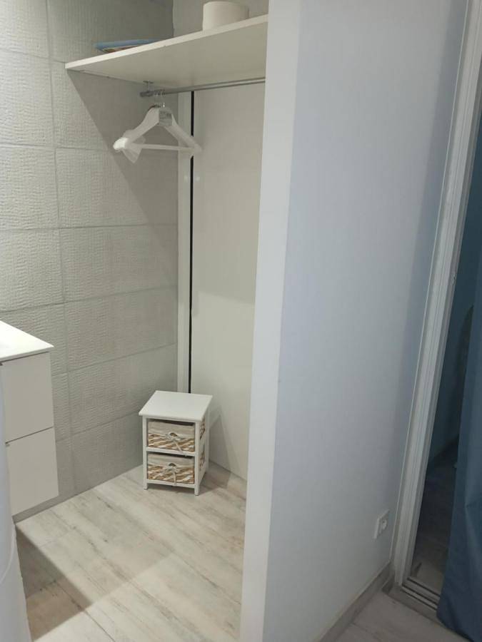 Gîte pour 2 personnes, avec jardin ainsi que vue et piscine dans Nettlé Bay - 3