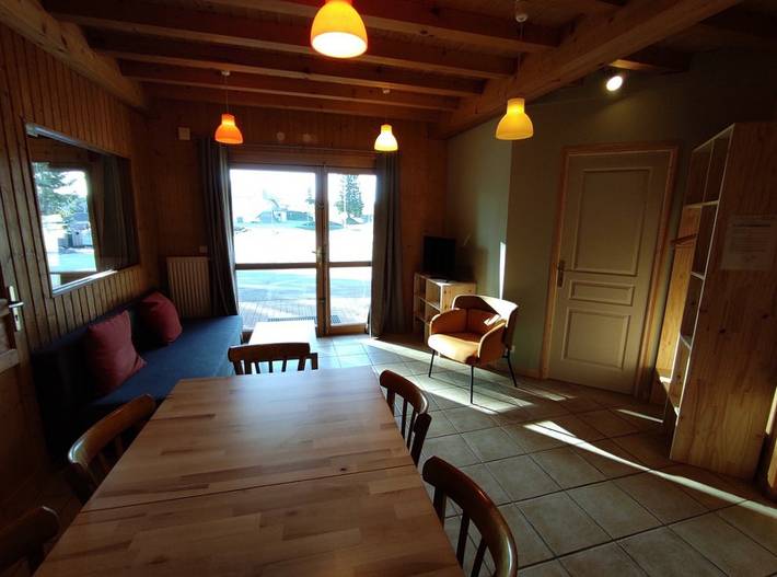 Gîte pour 8 personnes, avec jardin et terrasse à Chapelle-des-Bois - 2