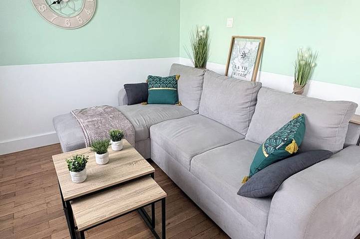 Location de vacances pour 4 personnes, avec jardin à Beaulieu-sous-la-Roche