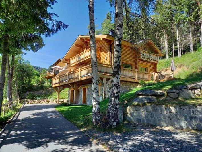 Gîte pour 2 personnes, avec sauna ainsi que vue et jardin à Égat
