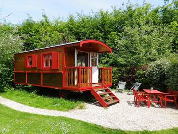 Gîte pour 2 personnes, avec vue sur le lac ainsi que jardin et balcon dans Saint-Gilles-de-la-Neuville