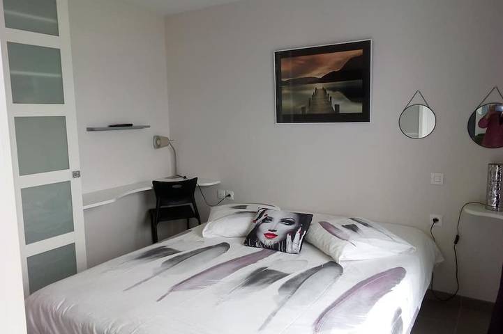 Gites in new residence downtown paimpol 2 persons 5mn walk from the port in Paimpol, Côte de Goëlo