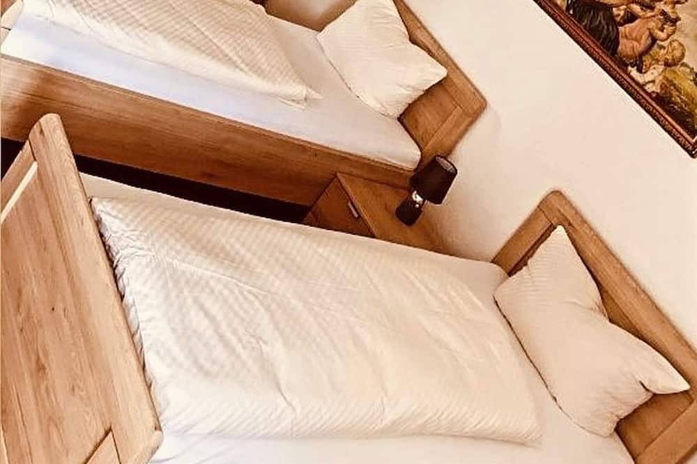 Ganze Wohnung, Doppelzimmer mit Dusche und Wc in Weilheim, Südschwarzwald