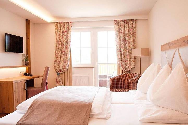 Ferienhaus für 2 Personen, mit Sauna und Garten in Fuschl am See