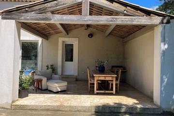 Location de vacances pour 6 personnes, avec jardin, animaux acceptés à Saint-Laurent-la-Vernède