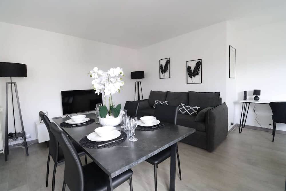 Entire apartment, Frenchy by Plaza - Proche Disneyland Appt 4 Pers in Serris, Seine-et-Marne