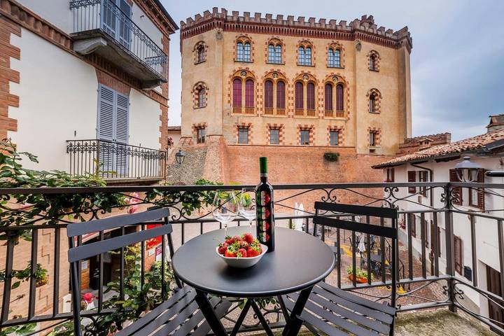 B&b per 2 persone, con Balcone e Terrazza nonché Panorama a Barolo