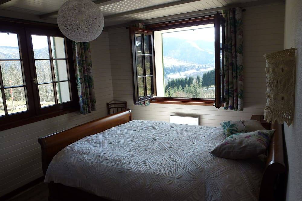 Apartment with terrace in chalet in Bussang, Parc naturel régional des Ballons des Vosges
