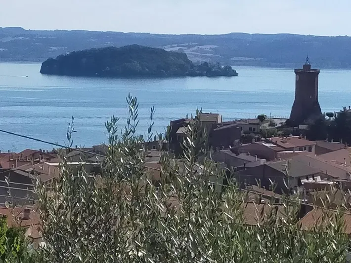 Apartamento de vacaciones para 10 personas, con balcón además de vistas y vistas al lago - 1