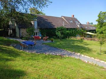 Location de vacances pour 5 personnes, avec vue et terrasse à Préporché