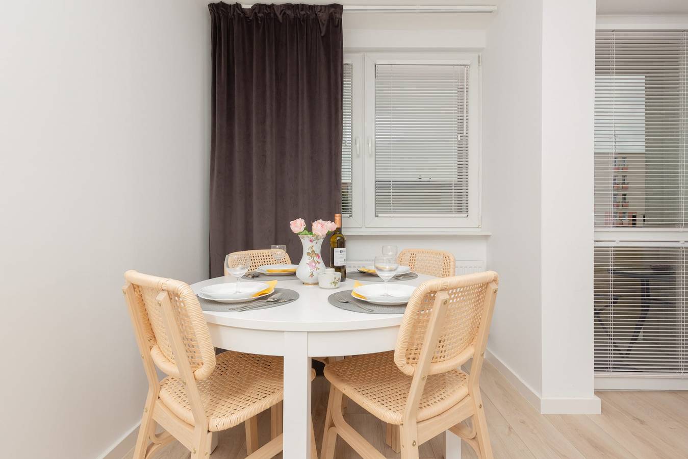 Ganze Wohnung, Spacious Apartment | 650 m to the Beach | Place to Work in Brzeźno, Danzig