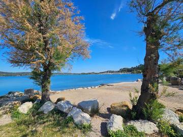 Gîte pour 4 personnes, avec vue et vue sur le lac, animaux acceptés à Saint-Chamas