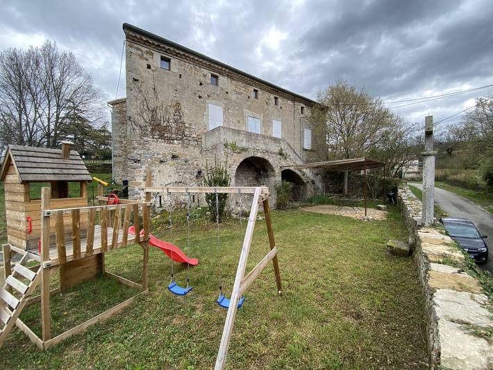 Gîte pour 8 personnes, avec piscine ainsi que jardin et terrasse - 1