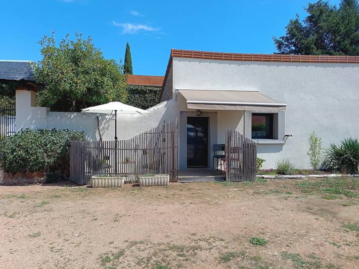 Location de vacances pour 2 personnes à Commelle-Vernay