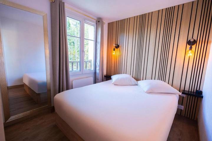 Gîte pour 4 personnes, avec Balcon et Terrasse ainsi que Jardin et Piscine à Levernois - 3