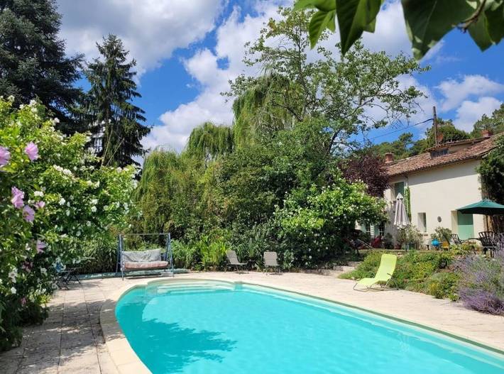 Gîte pour 15 personnes, avec piscine ainsi que jardin et terrasse - 1