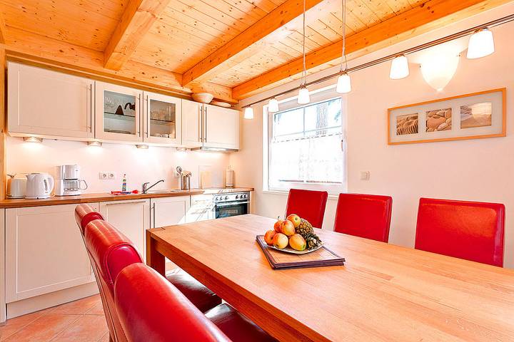 Ferienhaus für 6 Personen, mit Terrasse und Sauna in Süd-Rügen - 4