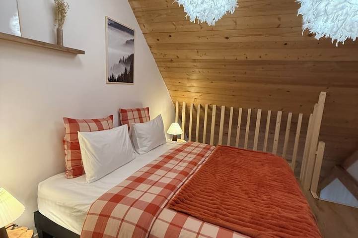 Gîte pour 3 personnes, avec piscine à Chanaz - 4