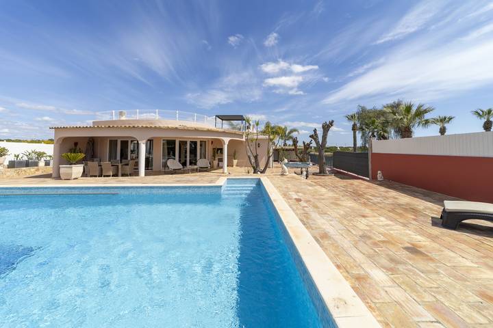 Villa für 8 Personen in Olhos de Água