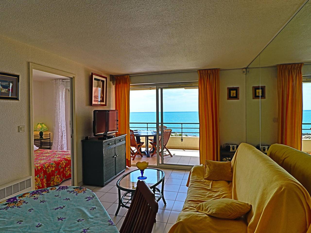 Entire apartment, 34m² Apartment with sea view terrace in Sète, 2 rooms for 4 people in Sete, Côte d'Améthyste
