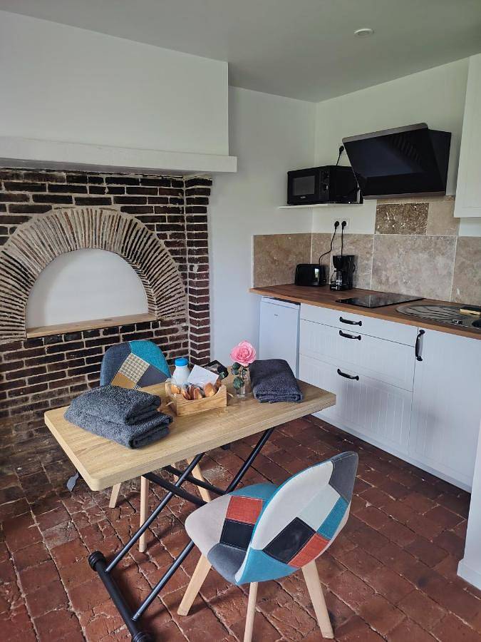 Location de vacances pour 4 personnes, avec jardin et piscine à Marcilly-la-Campagne