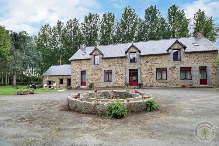 Gîte pour 8 personnes, avec vue et jardin
