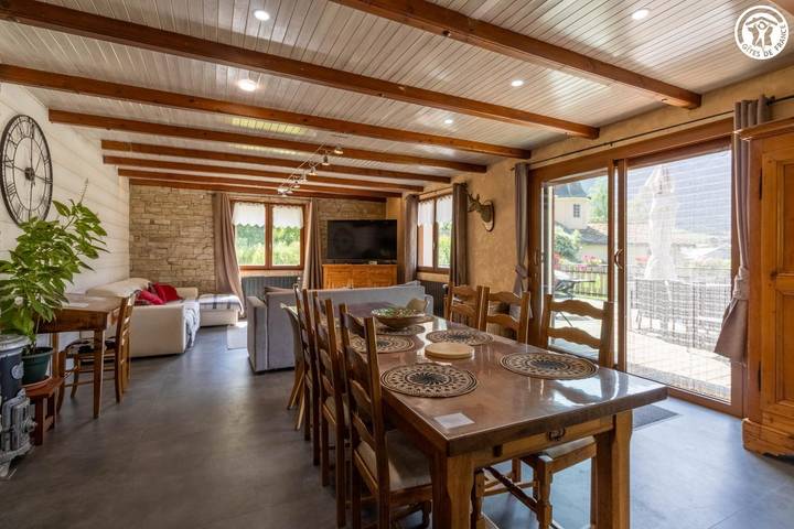 Gîte pour 6 personnes, avec terrasse et piscine, animaux acceptés à Termignon - 2