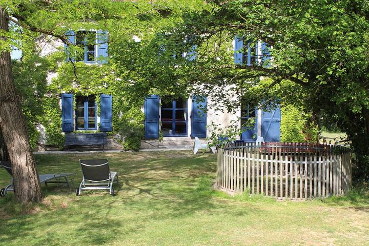Les deux ânes in Charancieu, Région de La Tour-du-Pin