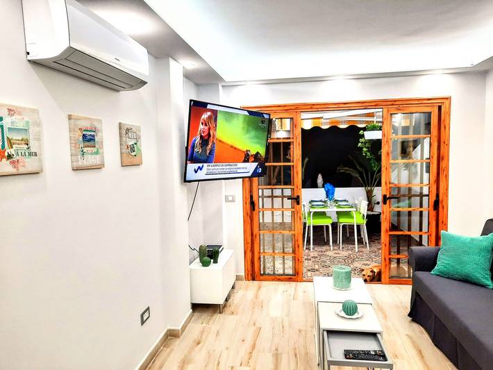 Entire apartment, Modern Apartment in Costa Adeje with Shared Pool in San Eugenio Alto, Adeje