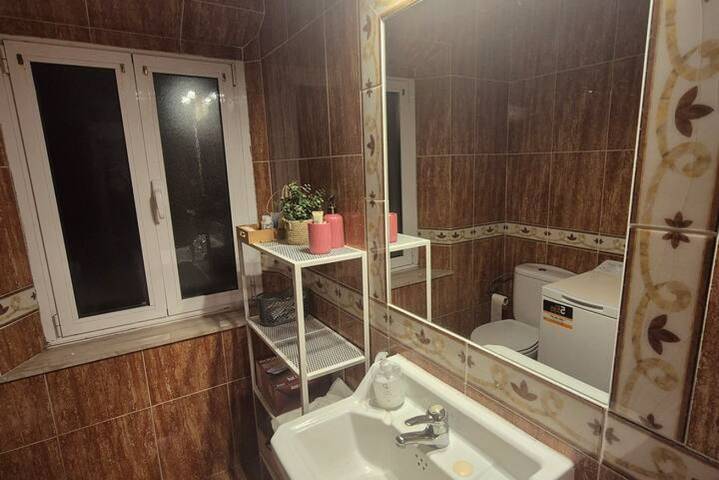 Entire apartment, Charming Apartment with Wi-Fi, Washer, and Full Kitchen in Cudillero, Costa Verde (Spain)