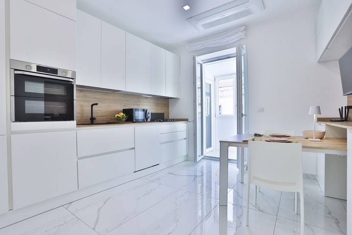 Ganze Wohnung, Ferienwohnung für 2 Personen mit Balkon/Terrasse in Neapel, Neapel Provinz