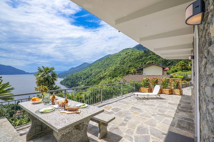 Ferienwohnung für 3 Personen, mit Seeblick und Garten sowie Ausblick und Terrasse in Lago Maggiore (Piemont) - 3