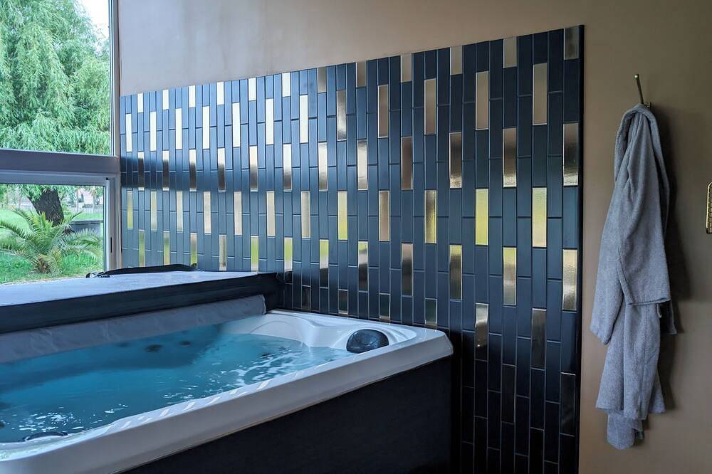 Room with private spa and cinema room in Caupenne, Dax en omgeving