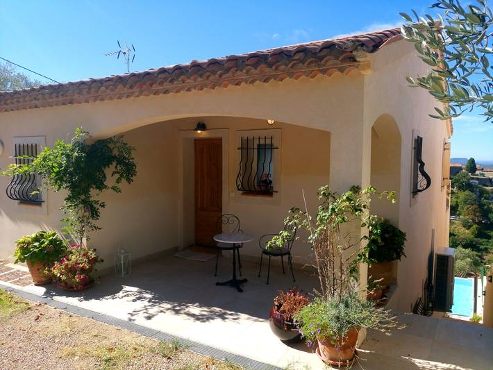 Gîte pour 6 personnes, avec piscine, adapté aux familles