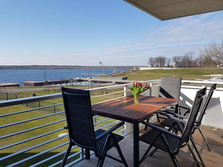 Ferienwohnung für 4 Personen, mit Balkon und Seeblick sowie Ausblick in Großräschen