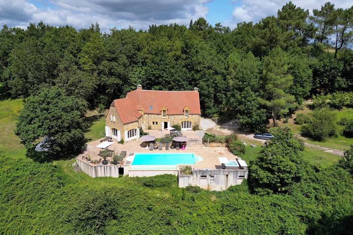 Villa pour 13 personnes, avec jacuzzi et balcon ainsi que jardin et piscine - 1
