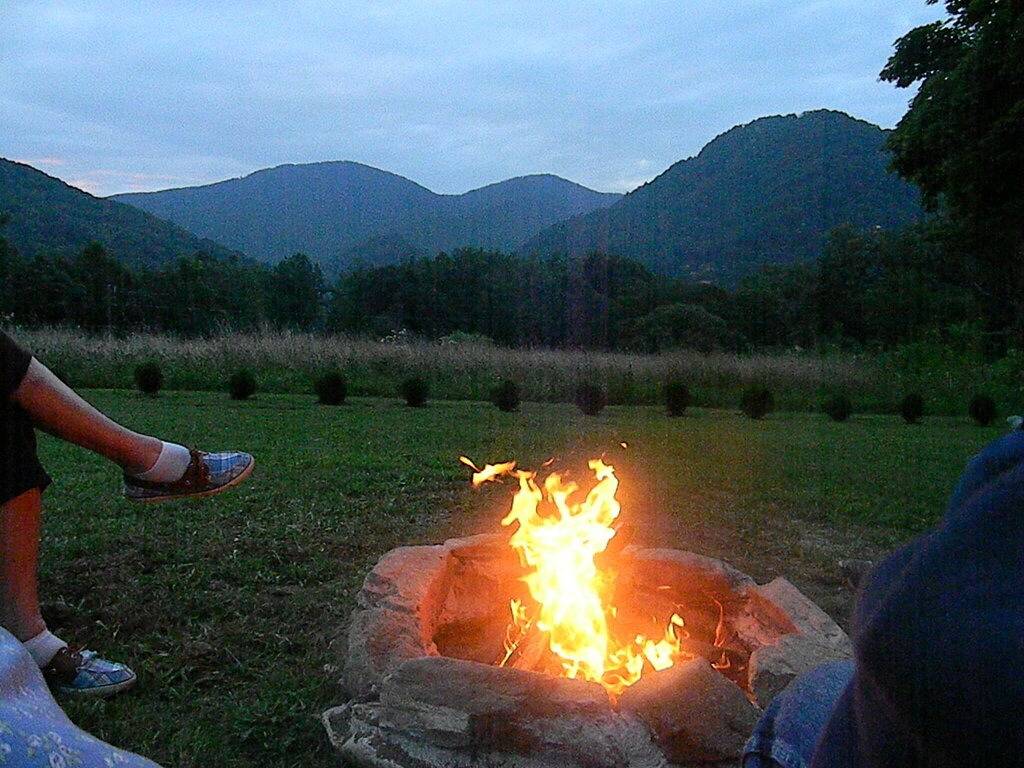 Blockhaus mit Land fühlen und super Aussicht in Blue Ridge Parkway, Maggie Valley
