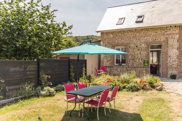 Gîte pour 4 personnes, avec Terrasse et Jardin à Valmont