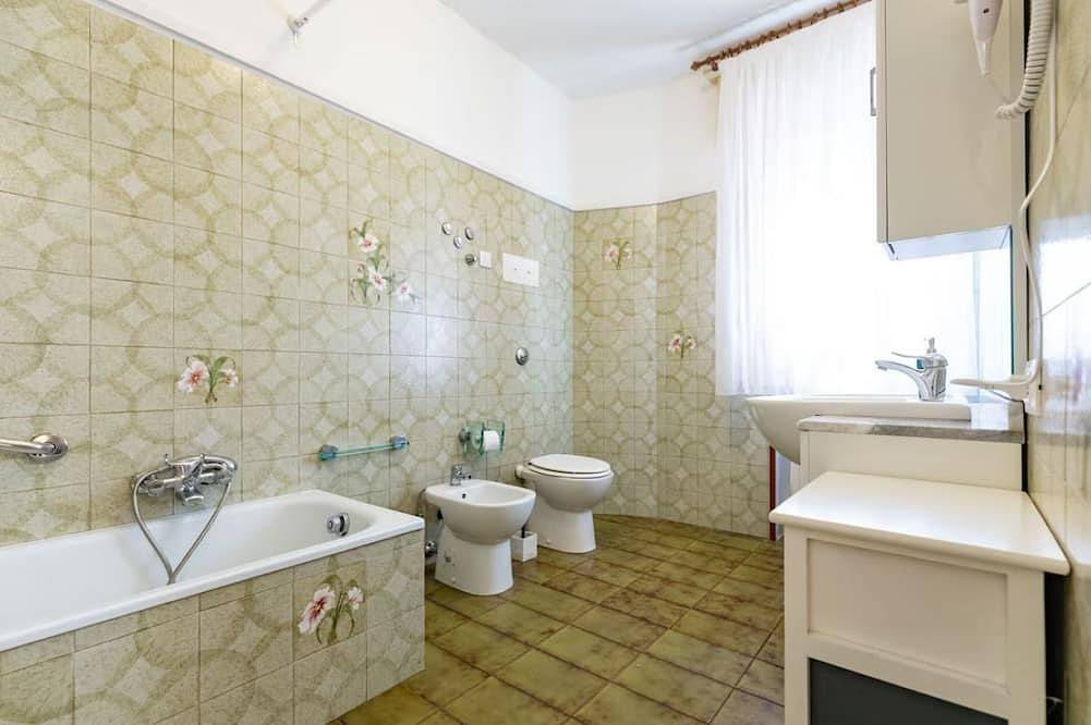 Private room in Mestre with direct bus to Venice in Mestre, Venice