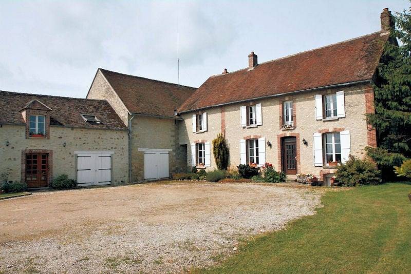 Chambres d'hôtes A l'Orée des Champs - Chambre Les Bleuets in Villiers-Saint-Georges, Seine-et-Marne