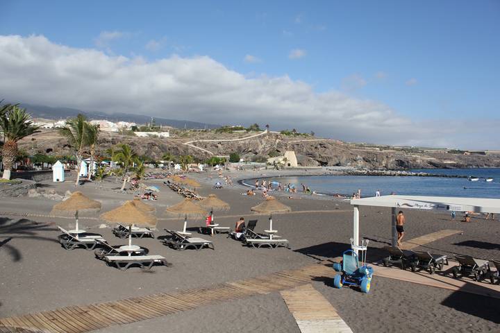 Entire apartment, Holiday apartment for 3 people with balcony in Playa San Juan, Guía de Isora