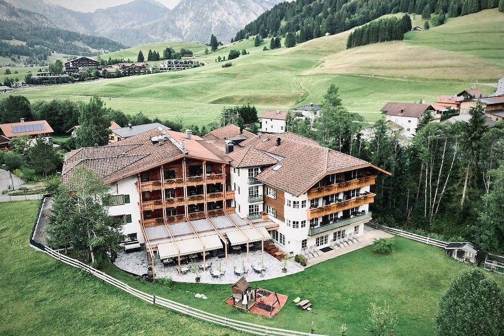 Almboden - Hotel Bogner Hof in Tannheim (Tirol), Allgäuer Alpen (Österreich)
