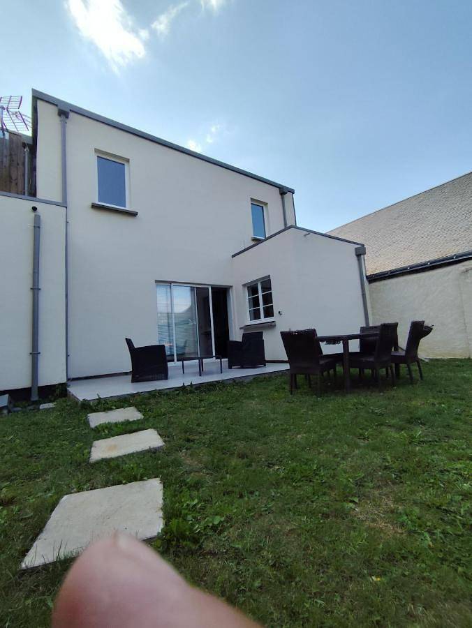 Location de vacances pour 7 personnes, avec Terrasse et Jardin à Beaumont-la-Ronce