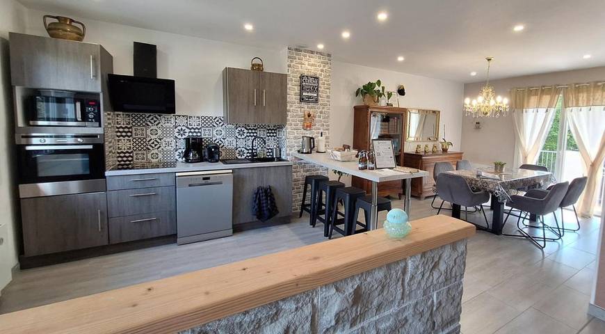 Villa pour 9 personnes, avec Balcon et Jacuzzi ainsi que Terrasse et Jardin