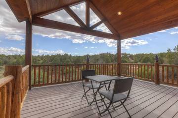 Log Cabin for 14 Guests in Zion National Park, Utah, Picture 1