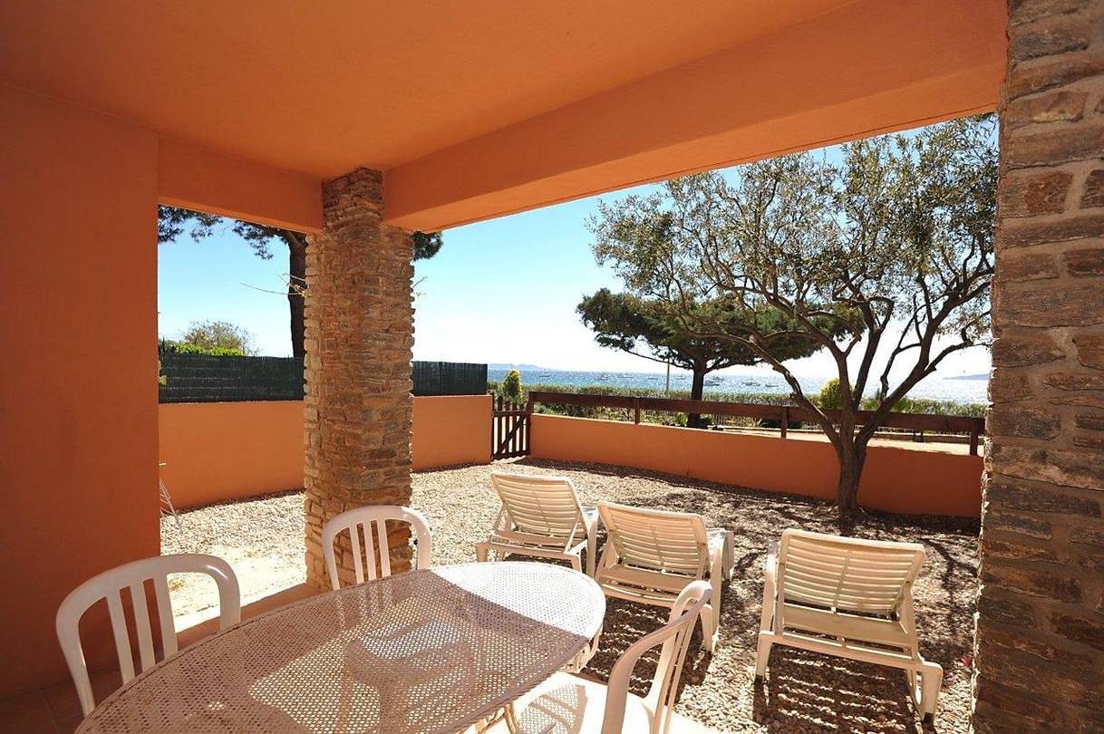 Apartamento vacacional entero, (3) Apartment View Over The Sea, Heated Pool, Tennis, 10 meters from the Beach in La Londe-les-Maures, Parque nacional Port-Cros