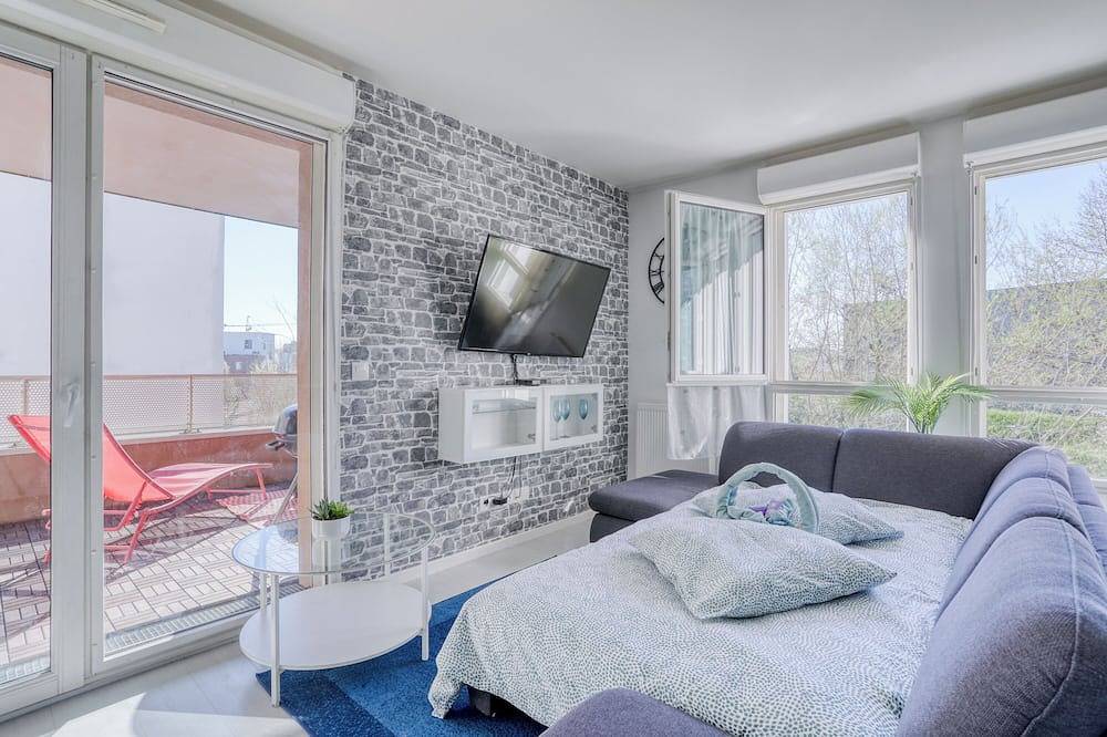 Apartamento entero, Sublime apartment with balcony, free parking near Cdg and Stade de France in Stains, Sena-Saint Denis