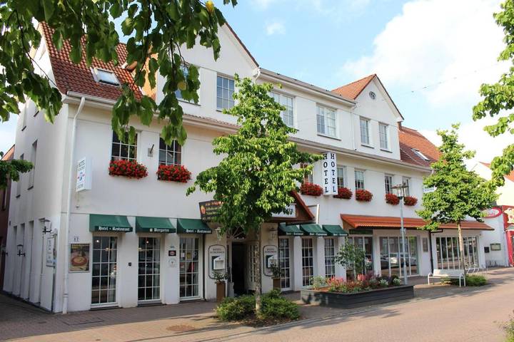 Hotel für 3 Personen, mit Balkon und Terrasse sowie Garten in Cloppenburg - 2