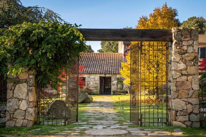 Maison d’hôte pour 2 personnes, avec vue et piscine ainsi que jardin et sauna