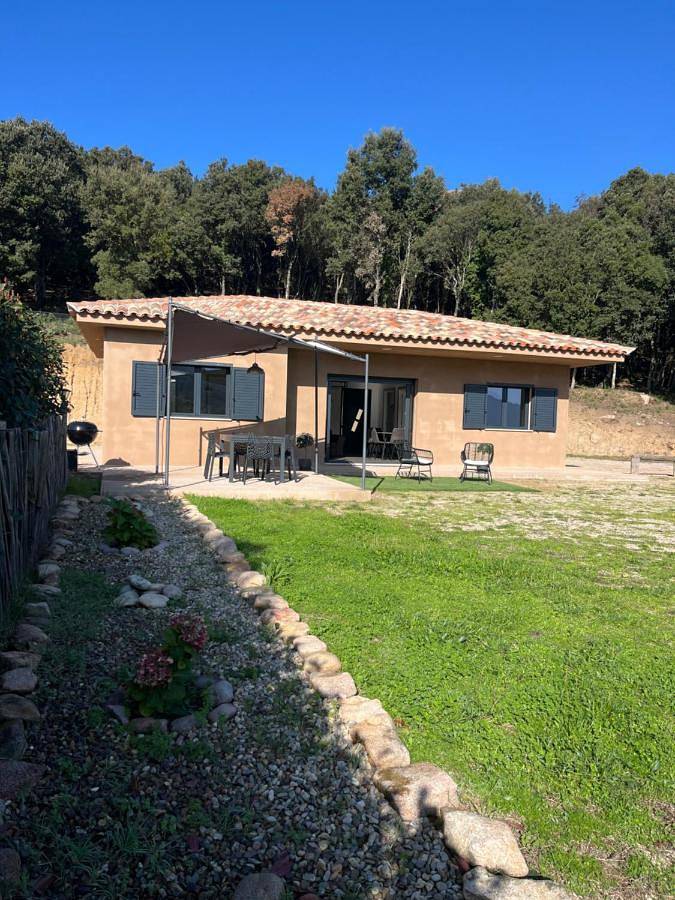 Location de vacances pour 6 personnes, avec vue ainsi que terrasse et jardin à Foce - 2